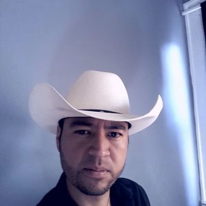 Meet your Posher, González